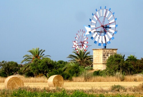 Bunte Windmhlen auf Mallorca - Fastenwandern auf den Balearen