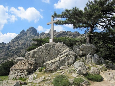 Gipfelglck beim Fastenwandern auf Korsika